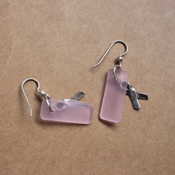 ✨FREE WITH PURCHASE Pink Breast Cancer Dangly Earrings - Picture 3 of 4